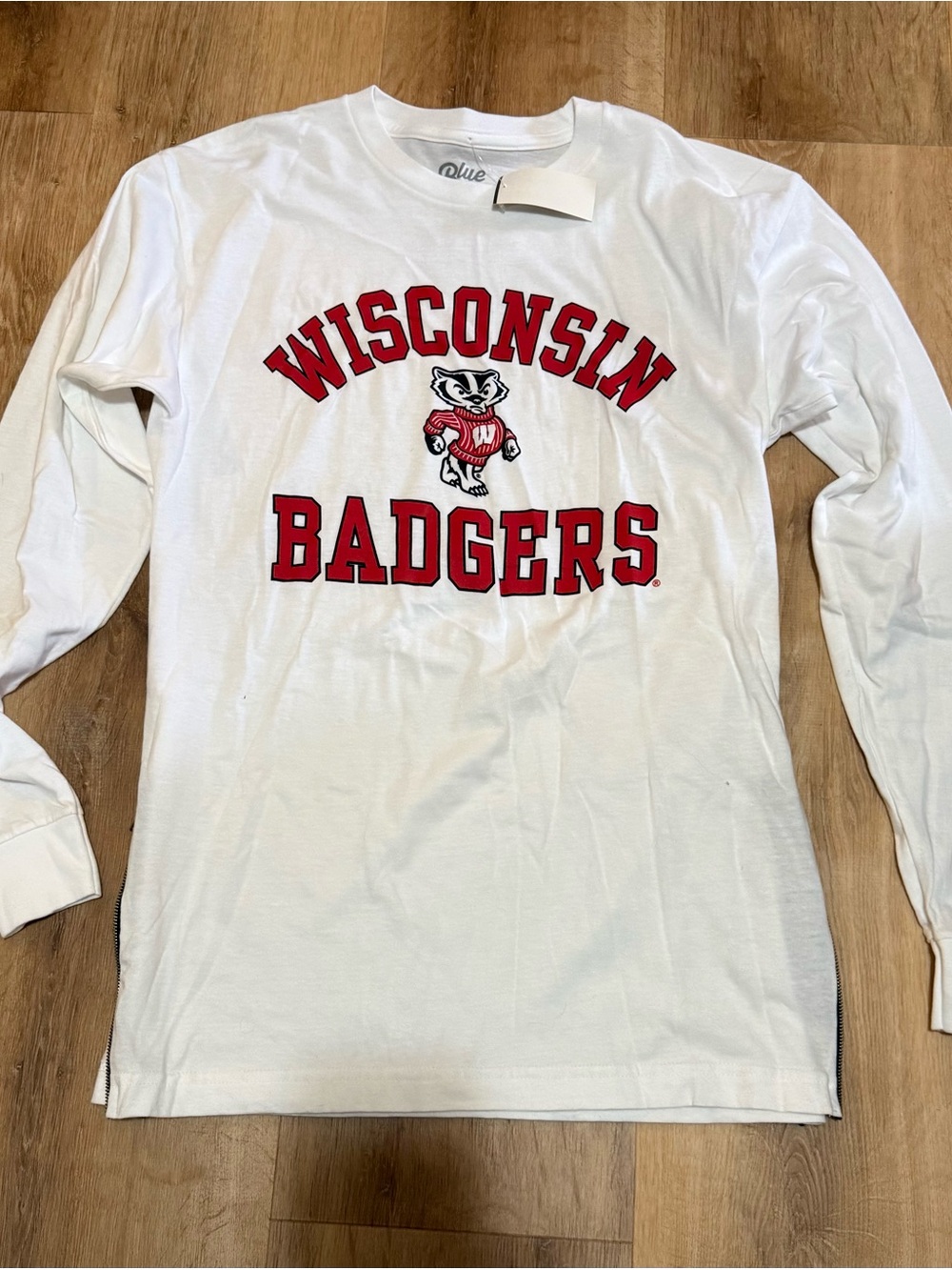 UW Madison Blue 84 White Tee with Red Lettering Lettering zippered Sides Medium